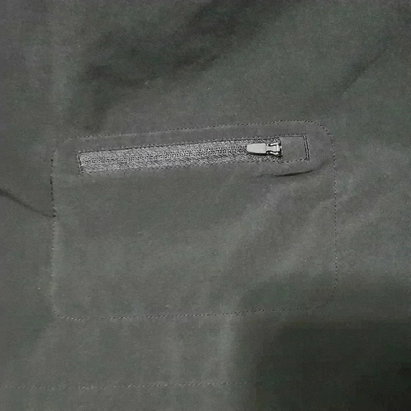 Under Armour Windbreaker - Picture 9 of 9